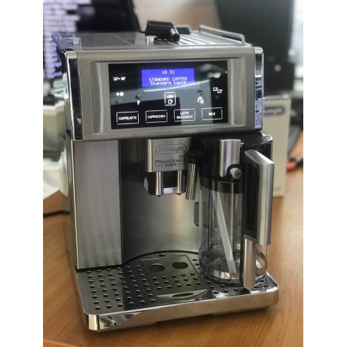 Кофемашина De Longhi ESAM 6700 (Б/У) Кофемашина De Longhi ESAM 6700 (Б/У)